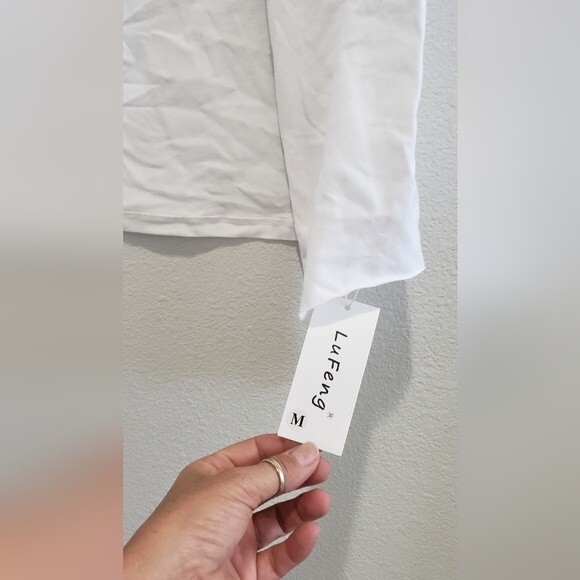 Open front white crop tie front t-shirt, size medium - Picture 4 of 4